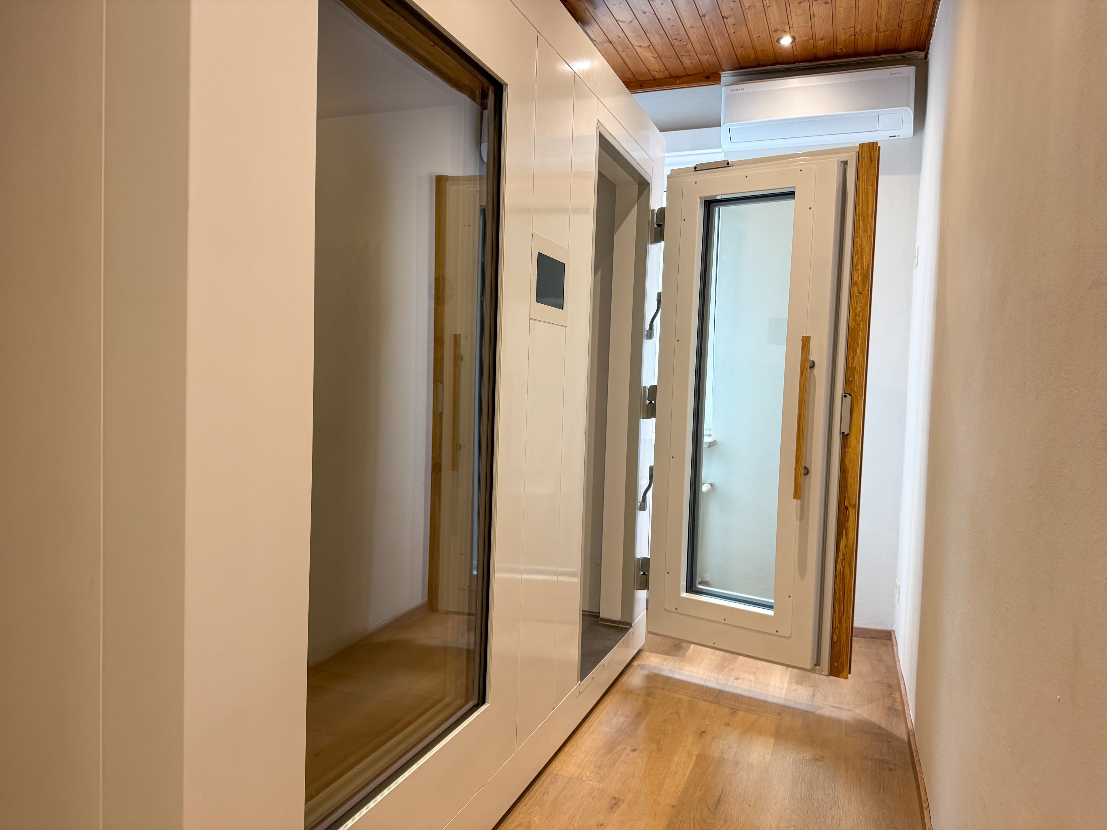 Cryo chamber Vital Lounge 1